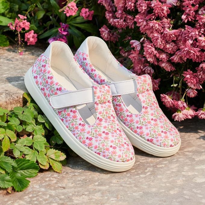 A season refresh with extra wide footwear
