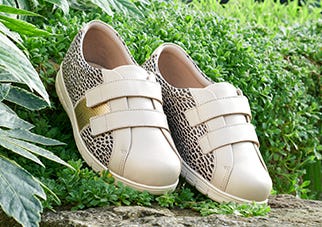 Extra Wide Shoes