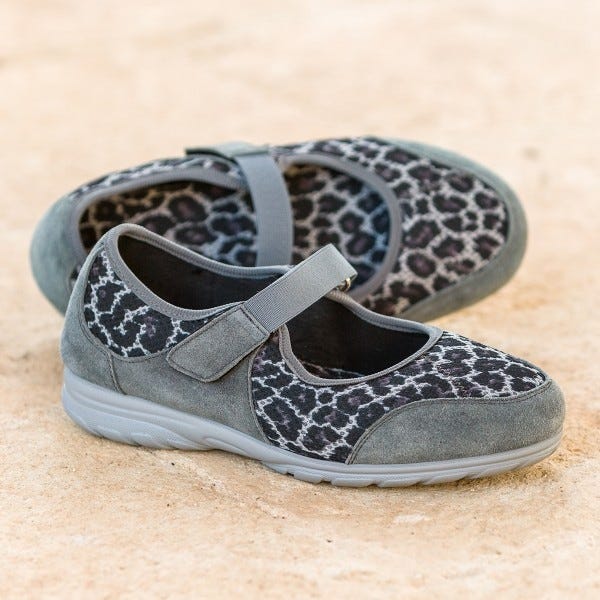 Bounce in grey leopard