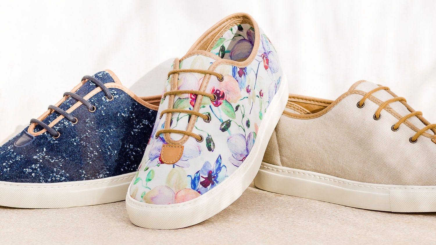 Kama floral extra roomy shoe