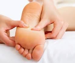 How to give a foot massage