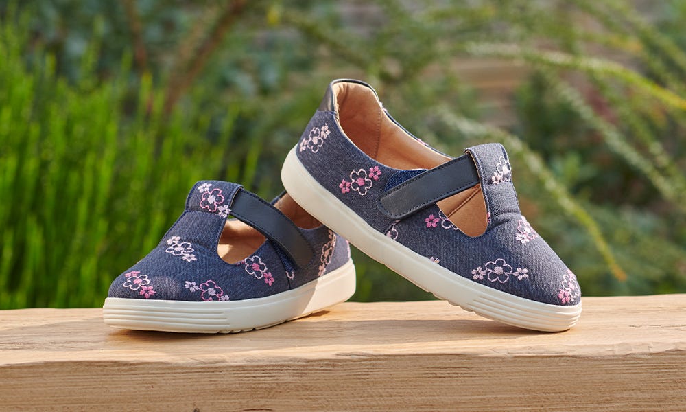 Elsie - extra wide fitting women's fabric shoes Elsie - extra wide fitting women's fabric shoes