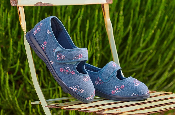 Women’s extra wide footwear