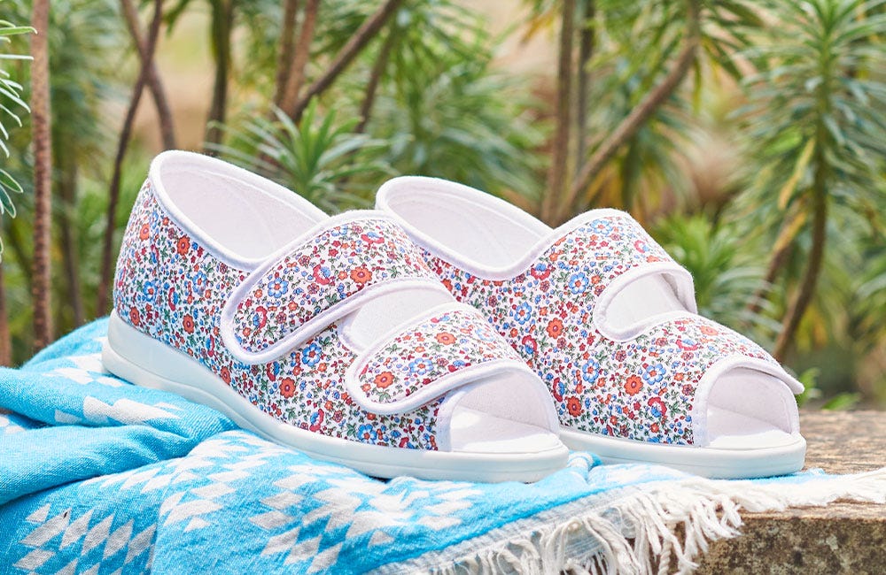 Extra wide fitting women's sandal in Spring Bloom print Extra wide fitting women's sandal in Spring Bloom print
