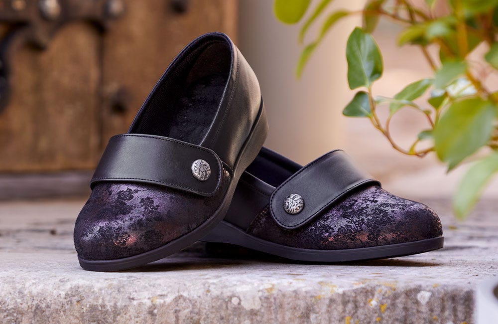 Extra wide fitting women's shoe in Galaxy print Extra wide fitting women's shoe in Galaxy print