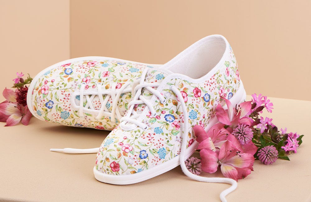 Extra wide fitting women's shoe in Wildflower print Extra wide fitting women's shoe in Wildflower print